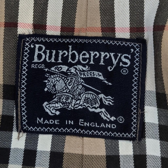 Vintage Burberry trench - Picture 4 of 6